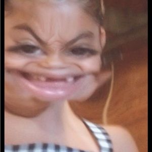 Meet your Posher, Adrianna